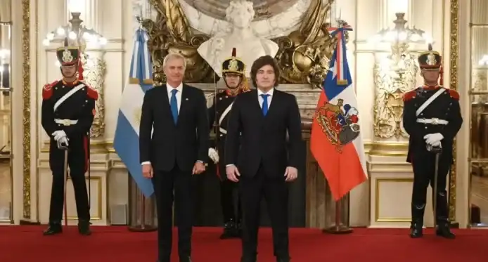 Milei viaja a Chile antes de grabar la cadena nacional por la cuestión Malvinas