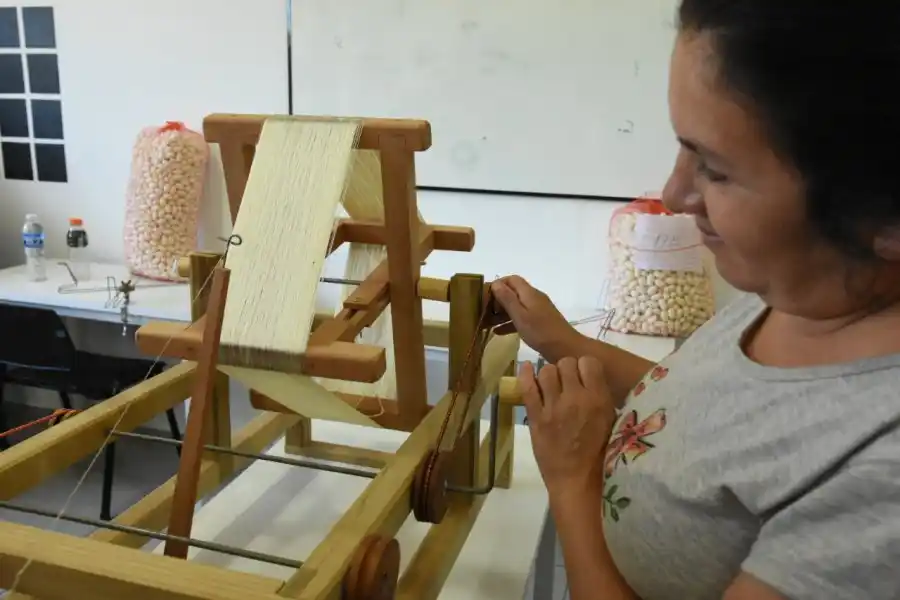 Las “Mujeres de la Seda” continúan trabajando con el fin de sumar valor agregado