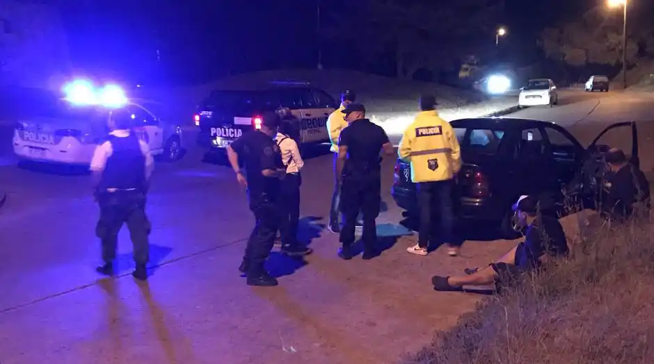 Secuestran un arma de fuego en poder de jóvenes visitantes