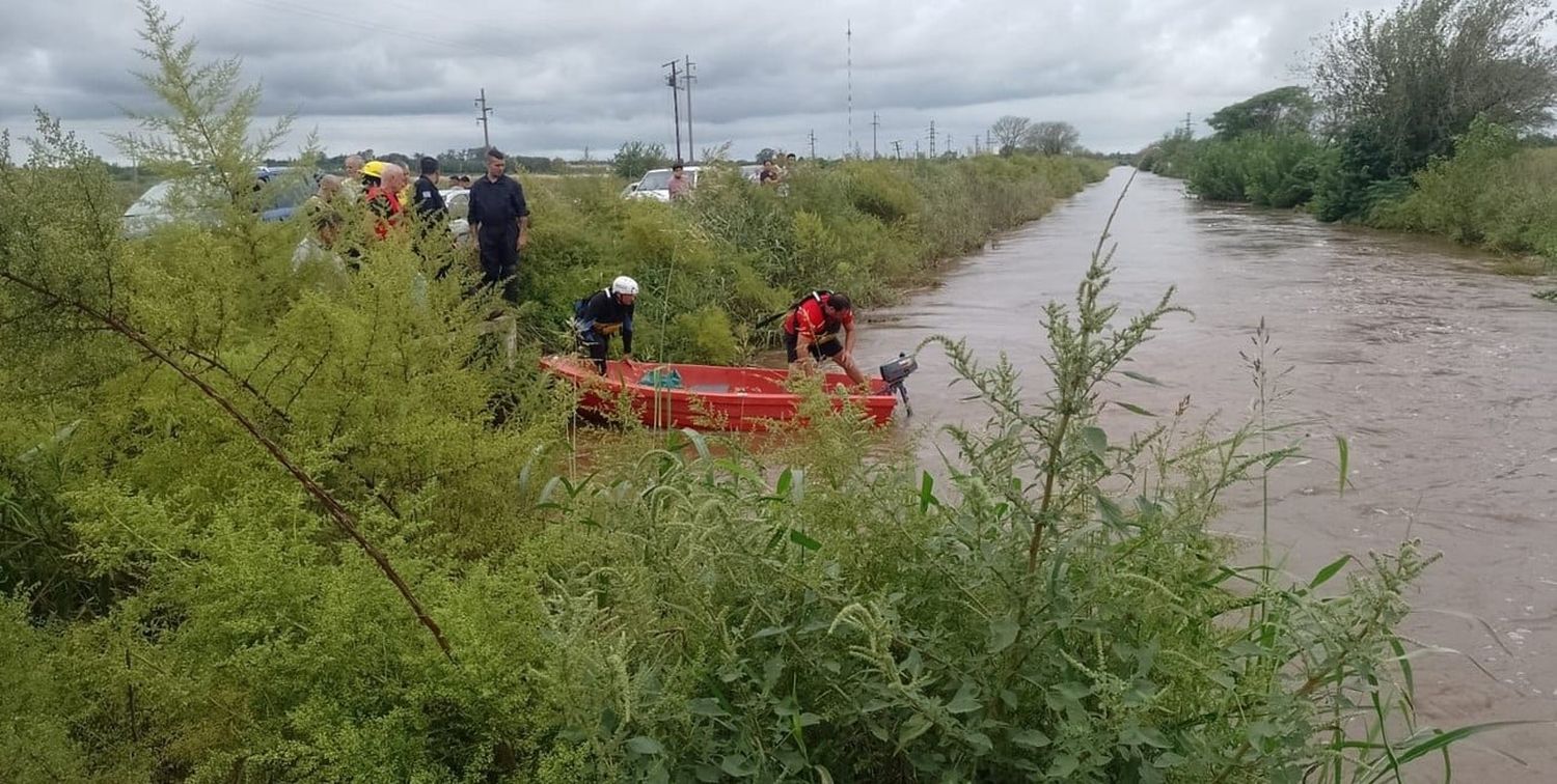 El momento en que el personal de emergencias halló el cuerpo del menor.