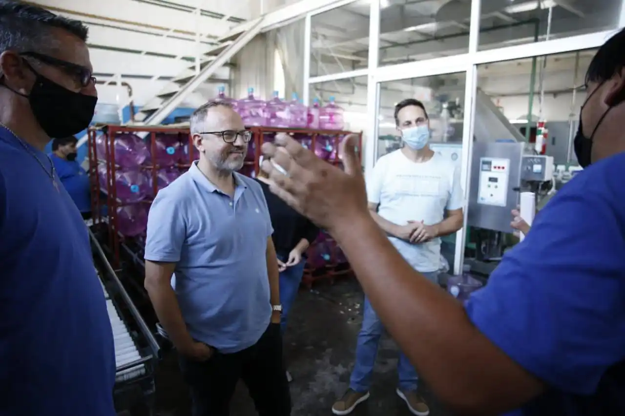 Valenzuela recorrió Lomas de Zamora con el referente local de Juntos, Guillermo Viñuales