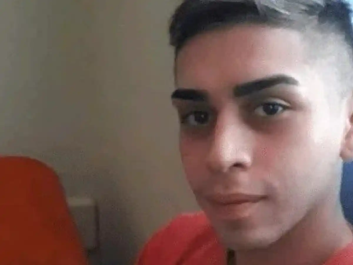 Tras discusión de tránsito mataron a cascotazos y puñaladas a un joven de 19 años