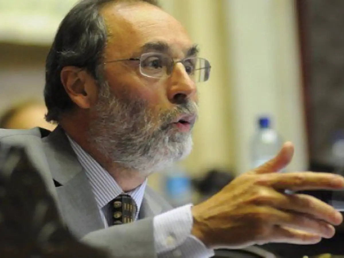 El 6 de febrero se trataría el "Mega DNU"
