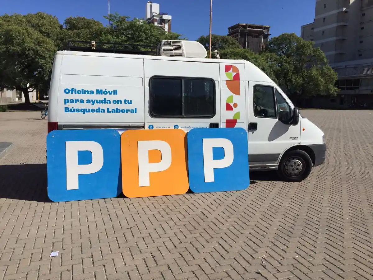 Hizo su paso por San Francisco la Oficina Móvil de Promoción de Empleo