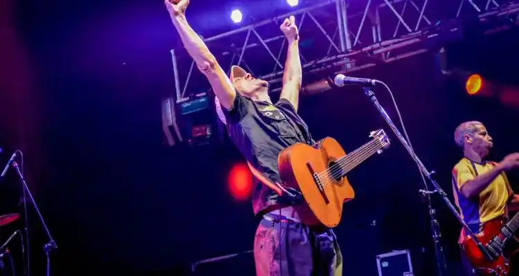 El Mastai devolvió la fiesta rockera a San Pedro