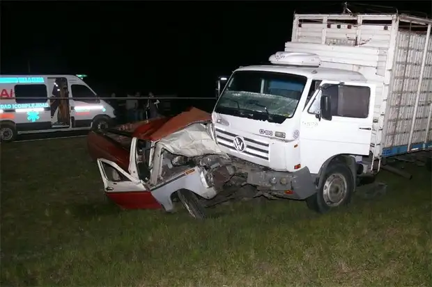 Accidente fatal en ruta 130: Un hombre falleció y su hija está internada