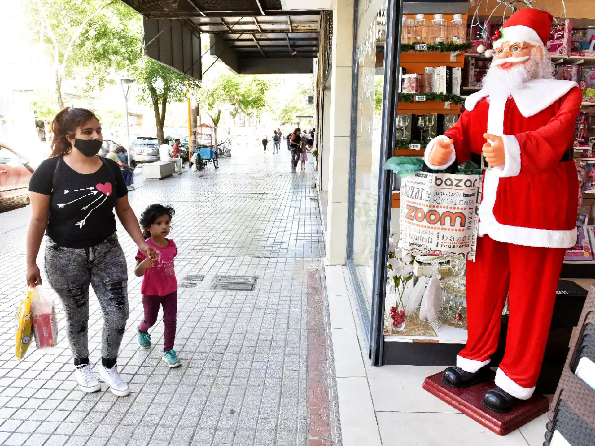 Aguinaldo y cuotas impulsan las ventas navideñas   