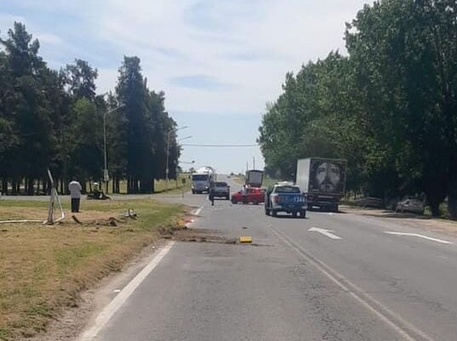 Dobló para ingresar a Crespo y chocó con un vehículo que circulaba en sentido contrario