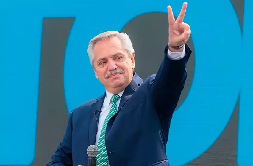 Ola de renuncias: «Los apoyos al presidente lo muestran hoy muchísimo más sólido que el domingo a la noche»