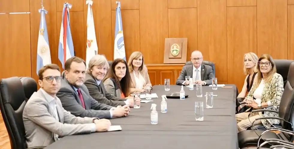 Integrantes del STJ recibieron a representantes del CAER