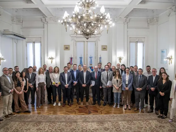 Universidades y otras instituciones de Rosario hicieron aportes académicos para la autonomía de la ciudad.