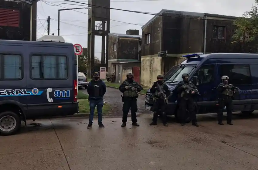 Allanamientos, 9 detenidos y secuestro de drogas: desarticularon una banda narco que operaba en la provincia