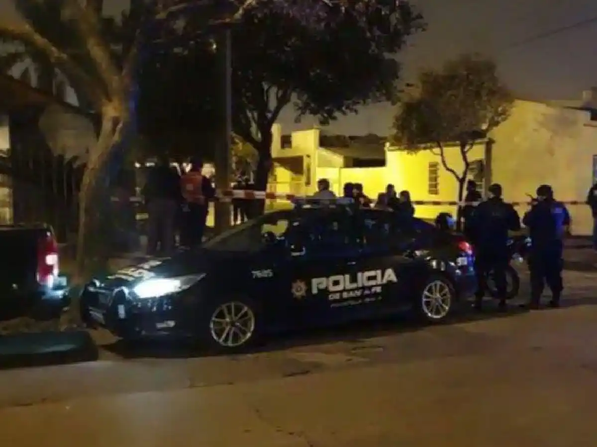 Asesinan a golpes y de un corte en el cuello a una mujer y detienen a su marido en Rafaela