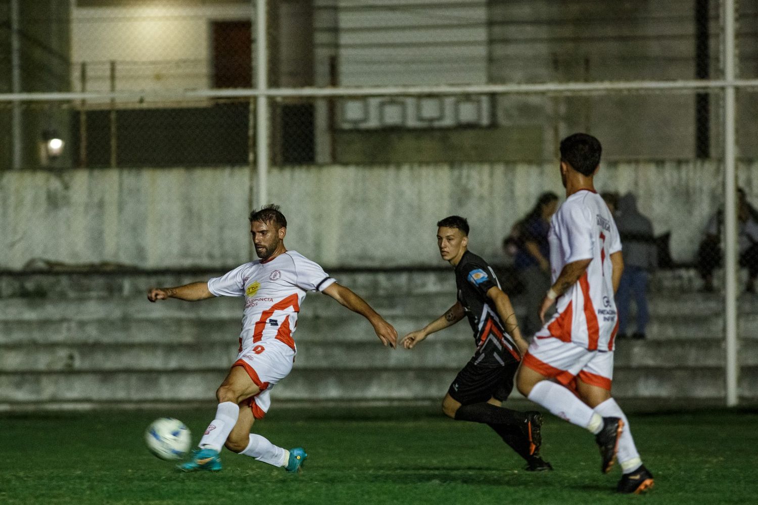 Una goleada, una sorpresa y una victoria por la mínima