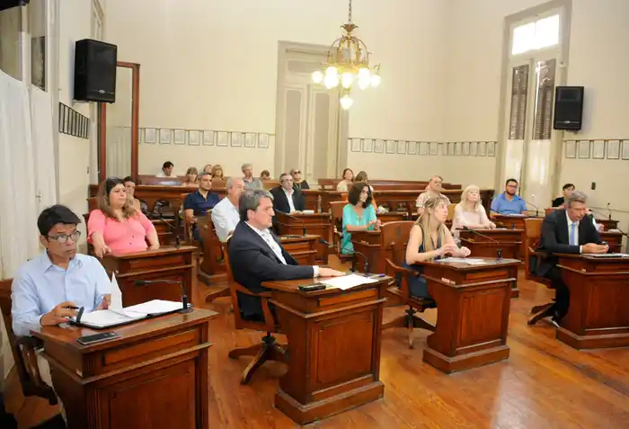 En medio de intensas negociaciones en el oficialismo, el Concejo debatirá el Presupuesto