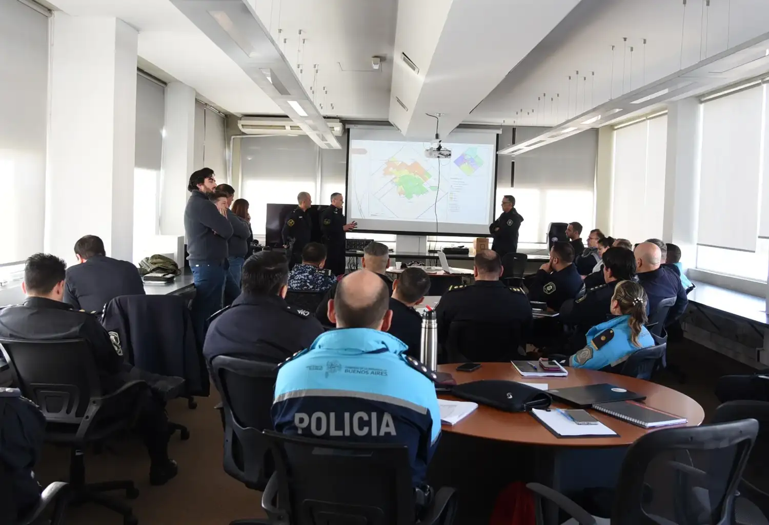 El Municipio de Tandil reunió a todas las fuerzas de seguridad para avanzar en la actualización del Plan Integral de Seguridad Local.
