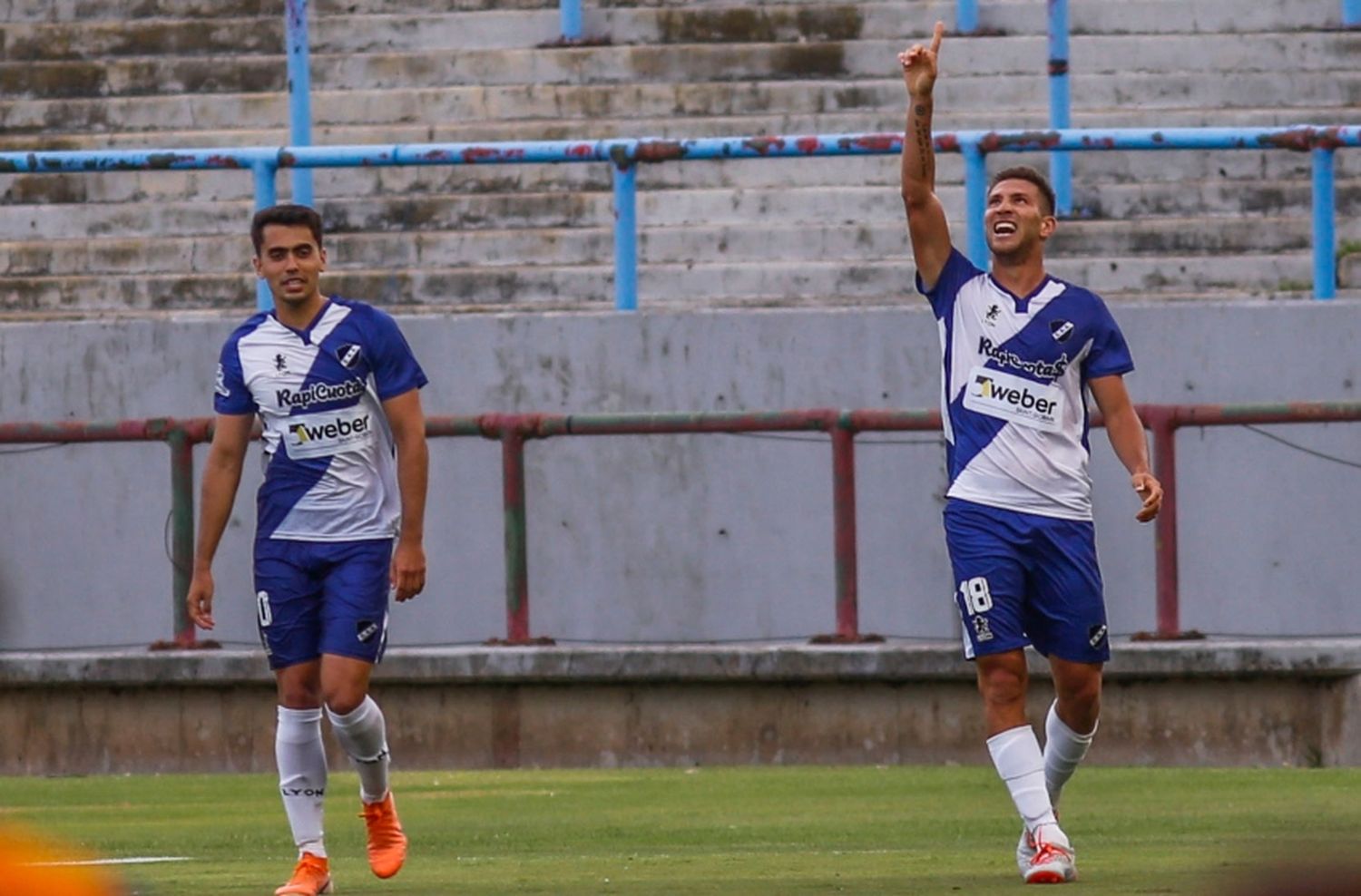 Alvarado cortó la racha y goleó en el Minella