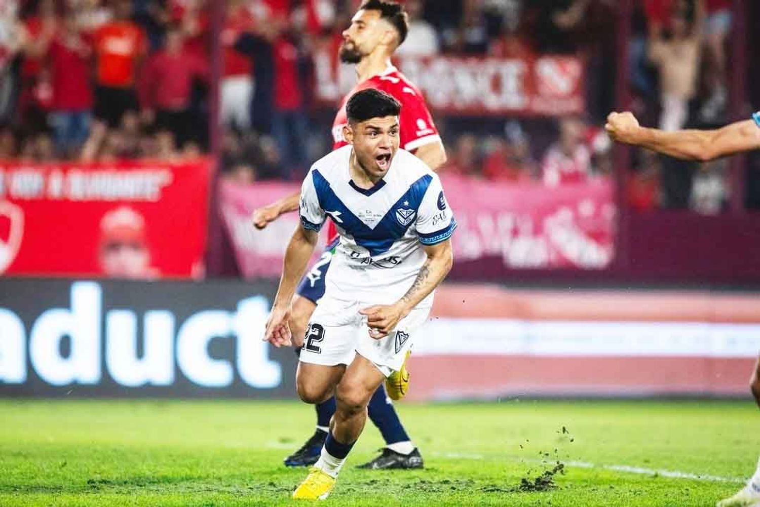 Vélez visita a Rosario Central con el objetivo de acercarse aún más al título