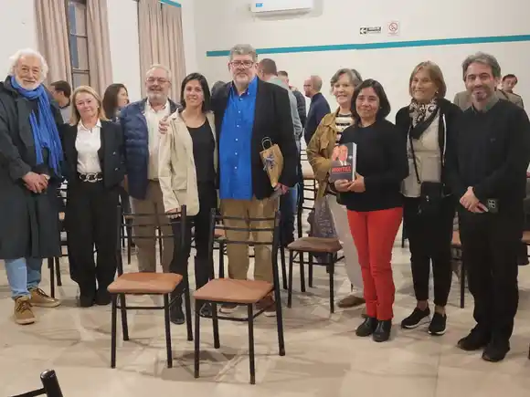 Antonio Tardelli presentó su biografía de Sergio Montiel