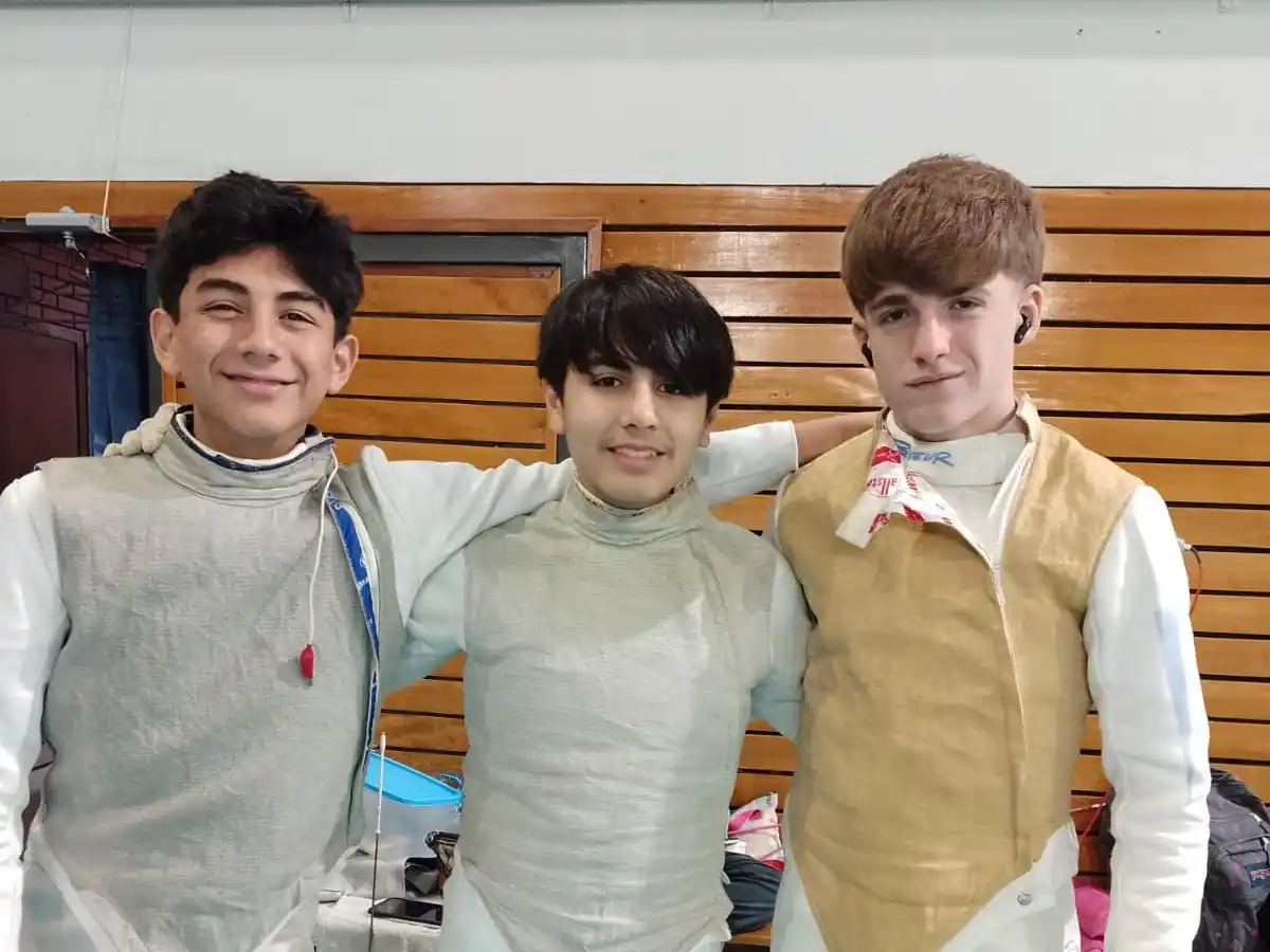 Esgrimistas de la Sociedad Italiana se destacaron en el el CeNARD.