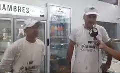 Ernesto Gorosito y Juan Torres, carniceros del comercio local “Carnes San Ramón”