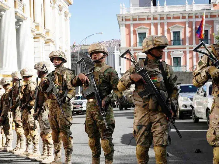 Fuerzas Armadas de Bolivia se declaran listas contra bloqueos si amenazan orden constitucional