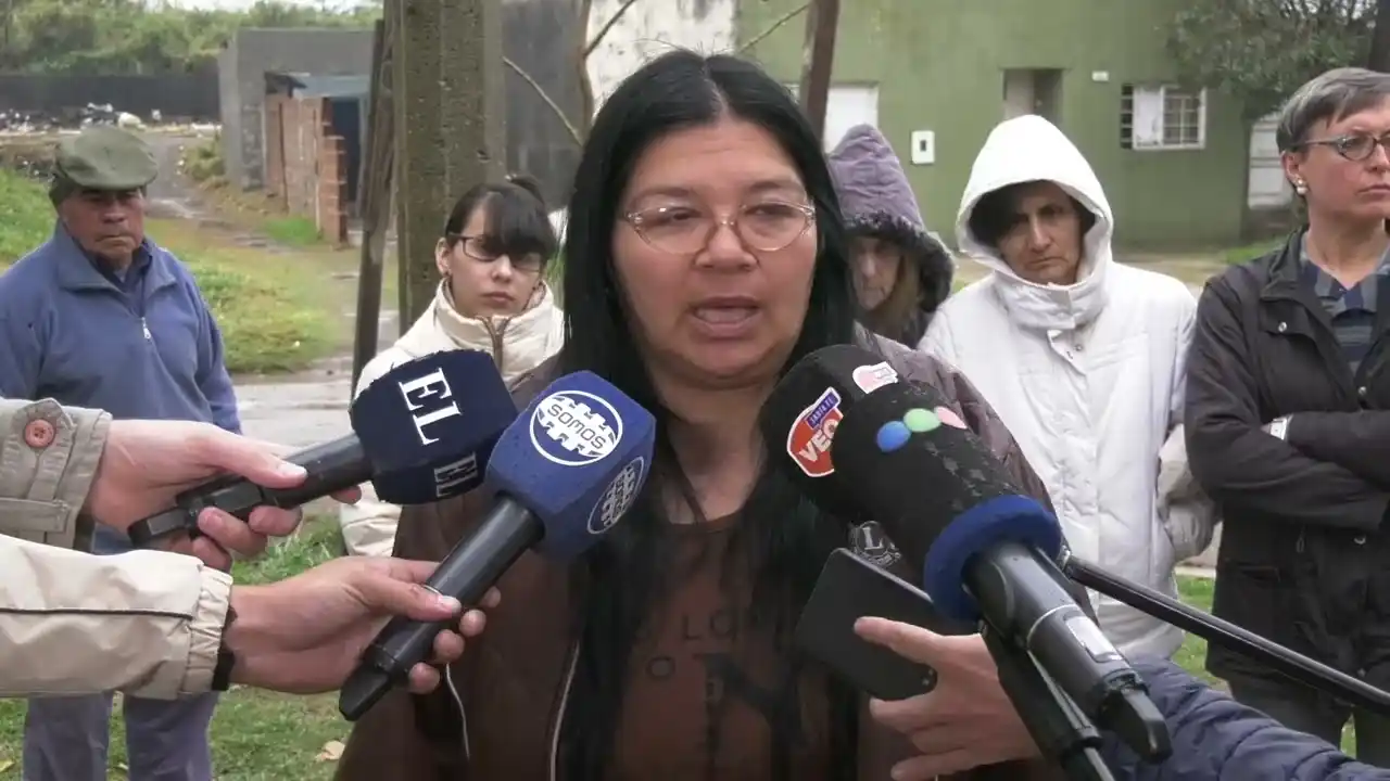 Reclamo por usurpaciones de terrenos en la vía que separa barrio Roma de Santa Rosa de Lima