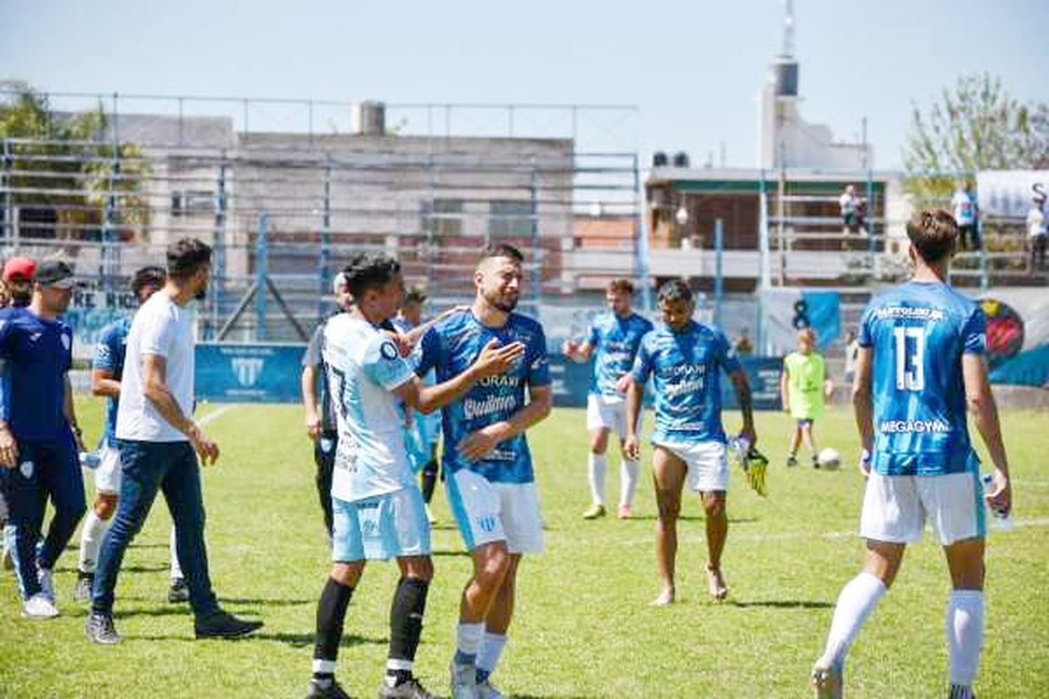 Juventud Unida solo empató
y su suerte pende de un hilo