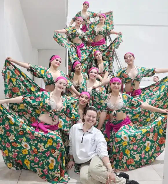 El Centro de Convenciones se vistió de danzas