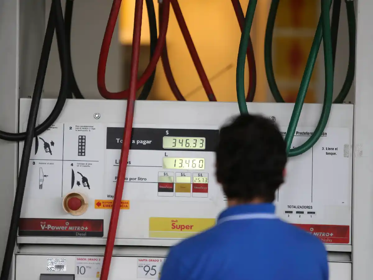 El domingo podrían volver a subir los combustibles