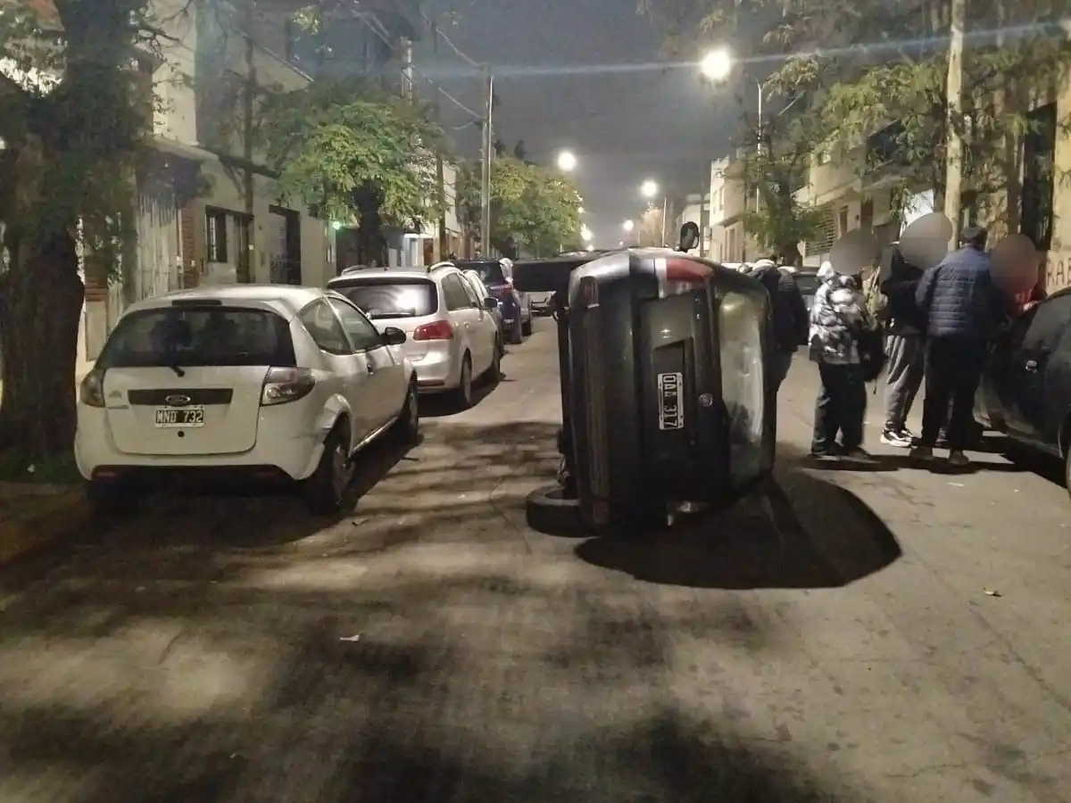 Vuelco sin heridos en Maipu al 200