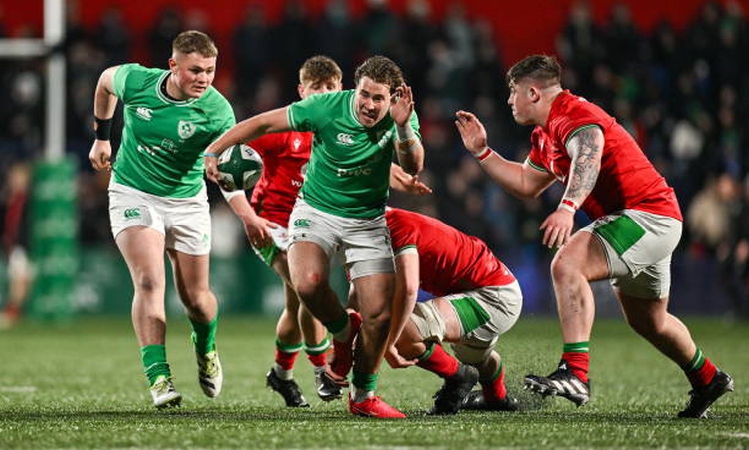 Irlanda recibe a Gales