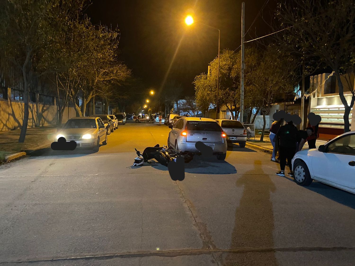 El choque se produjo en  en la intersección de las calles Vicente López y Planes.