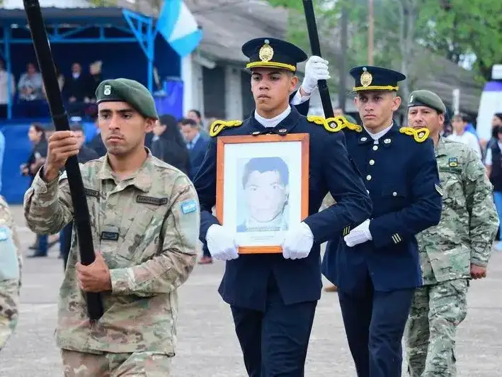 Acto homenaje a héroes que defendieron el RIMte 29