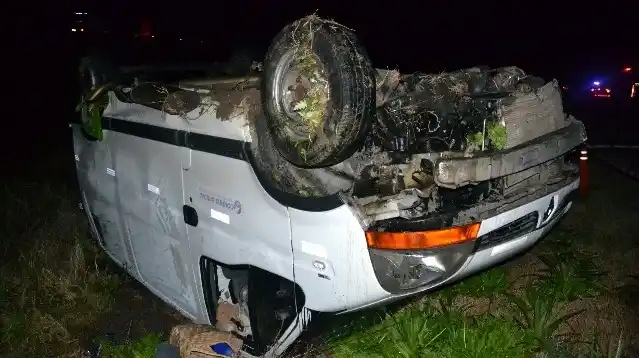 Vuelco en la Autovía 14: falleció un hombre tras volcar en camioneta  