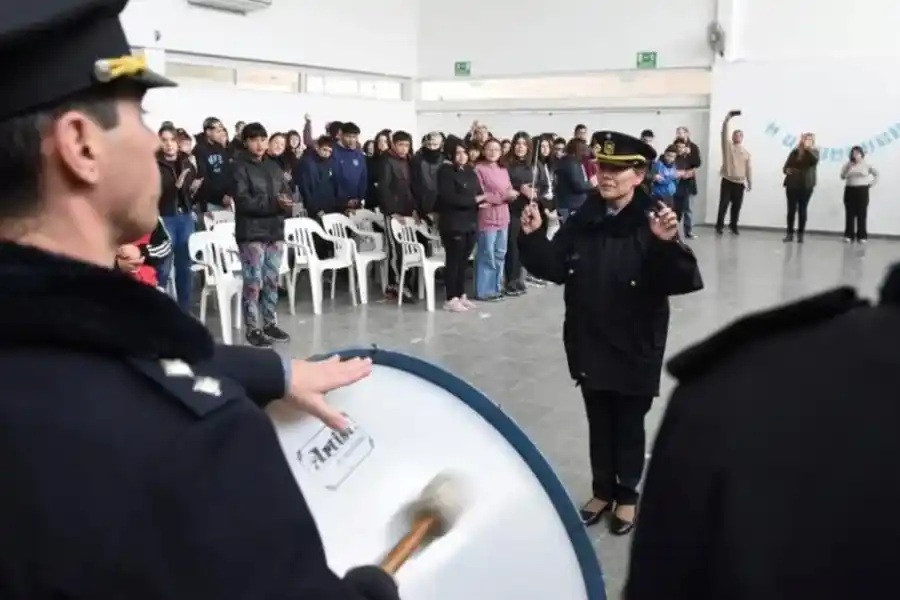 La inspector Carina Stieb, en un momento de su labor.