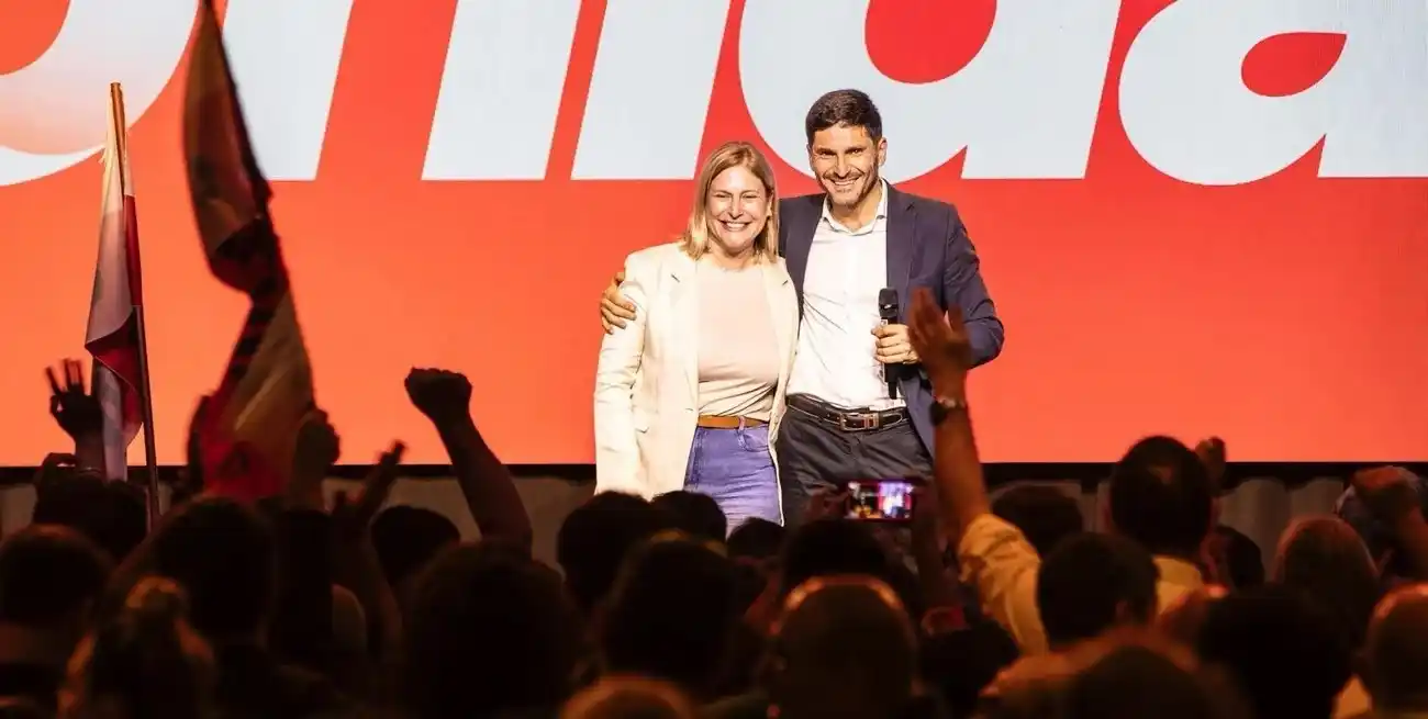 "Era una elección muy dura, muy difícil, pero sacamos la garra en cada pueblo y en cada ciudad", dijo Pullaro. "Vamos a estar en el Congreso discutiendo una reforma laboral, una reforma del Código Penal y una reforma tributaria, porque son temas que la Argentina necesita y no puede seguir postergando", apuntó Scaglia. Gentileza