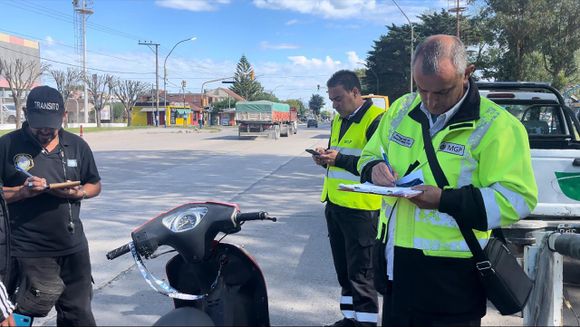 Secuestraron 14 motos y 5 autos en operativos de prevención