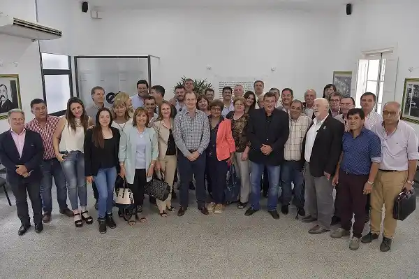 Los intendentes justicialistas respaldaron a Bordet para desdoblar las elecciones