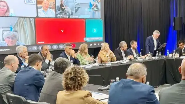 “Los municipios sostienen lo que la Nación deja”: fuerte pronunciamiento de Intendentes en Paraná