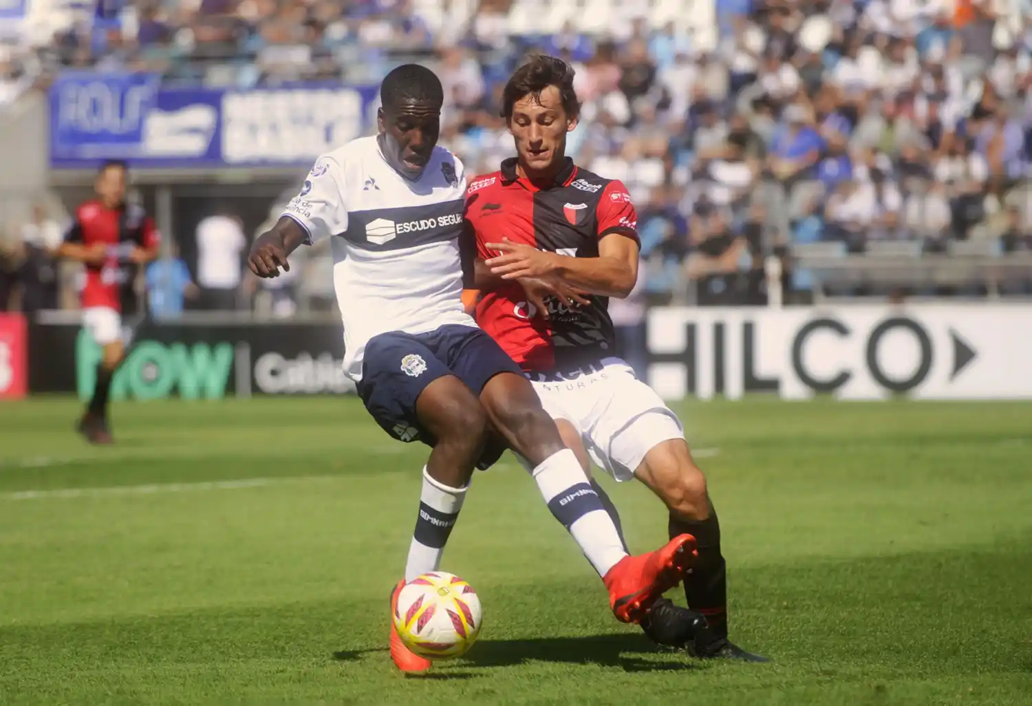 Damián Schmidt renovó con Colón por un año más