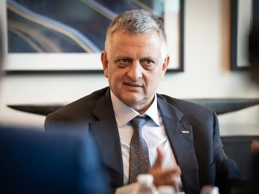 YPF explicó que la guerra en Medio Oriente podría acelerar el millonario proyecto Argentina GNL