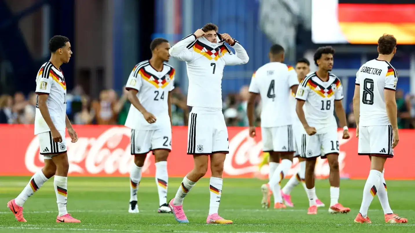 La decepción de la selección de Alemania tras la eliminiación en 16vos de final contra Paraguay. (Foto: Reuters)