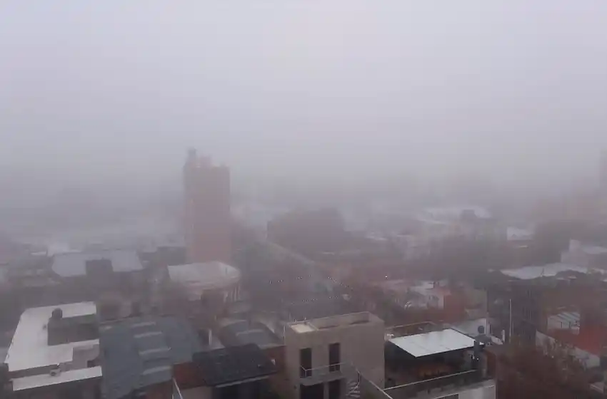 Miércoles de humedad alta, chaparrones y niebla intensa en Rosario