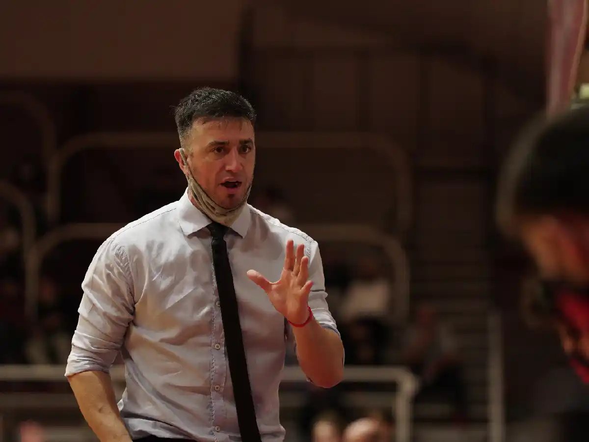 Torre: “Tenemos que jugar mejor al básquet y con más corazón” 