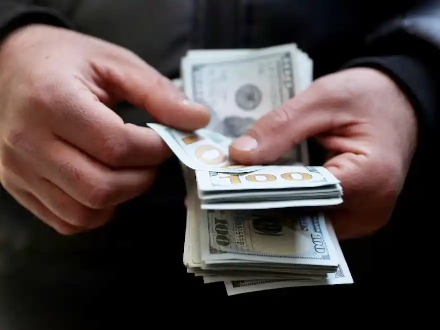 El Gobierno ajusta el nuevo esquema de bandas a las expectativas de devaluación del mercado