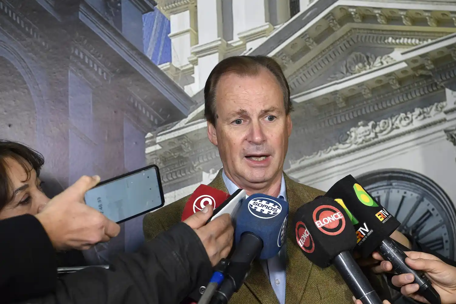 “Hay que trabajar más y hablar menos”, afirmó Bordet al enumerar como se trabaja para combatir los incendios