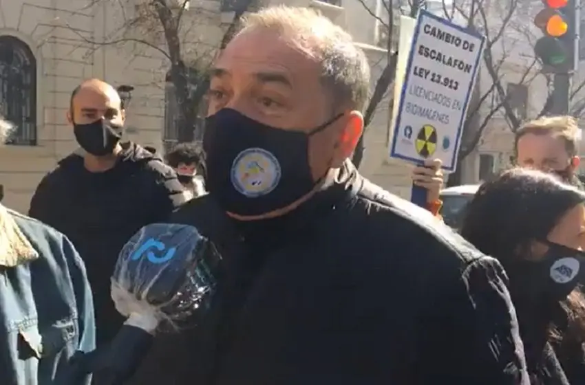 Para el líder de Municipales, la polémica por el uso de autos públicos en caravana gremial «esconde el verdadero problema»