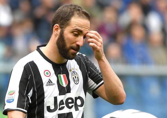 Juventus va a Napoli y el duelo entre Higuaín y los tifosi se roba la atención