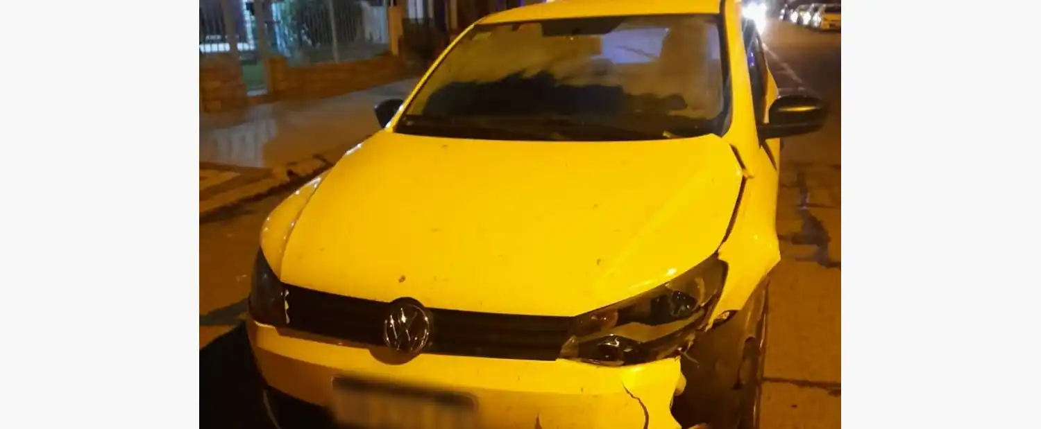 Sólo un menor pudo ser aprehendido de los tres sujetos que robaron el Gold Trend blanco.